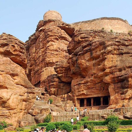 Agastya Villa By Veo - Part Of Stayvista Badami Exterior photo